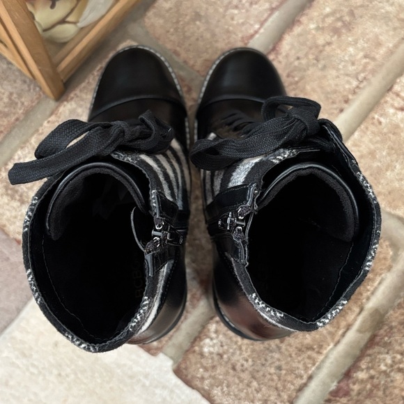 Brand New BCBGeneration Pilas Heeled Lace Up Bootie Black & Ivory Plaid Flannel - Picture 6 of 16